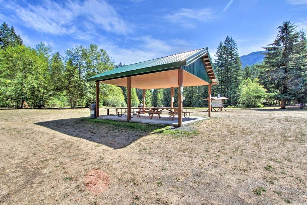 New Modern Cabin! 5Mi To Mt Rainier National Park! Hot Tub & Wifi 阿什福德 外观 照片